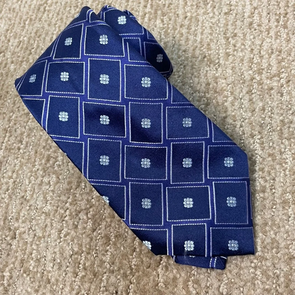 IKE Behar New York Mens Silk Necktie Blue‎ Geometric Square Floral Pattern